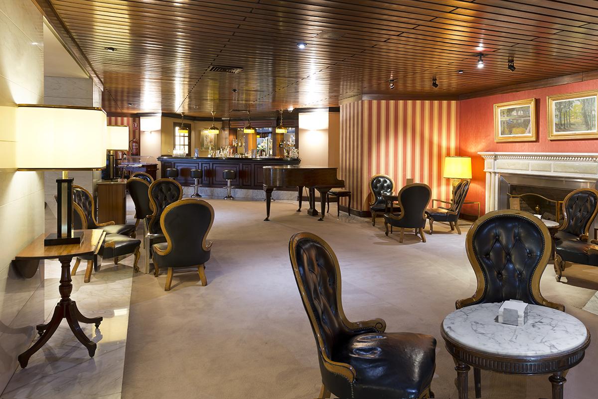 Hotel Miguel Angel マドリード エクステリア 写真 The lounge at the airport