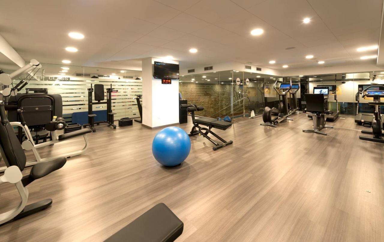 Hotel Miguel Angel マドリード エクステリア 写真 The gym at the hotel