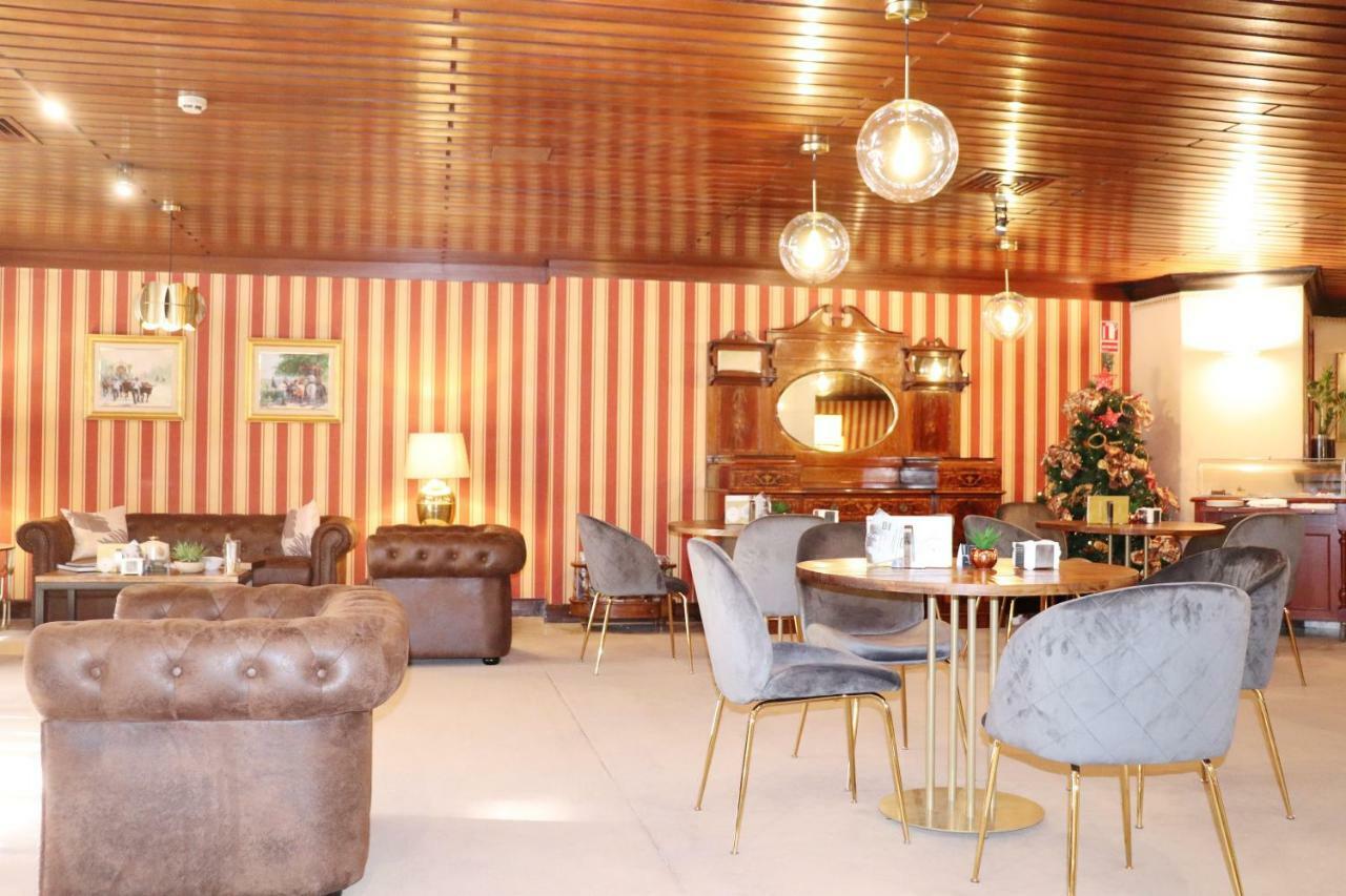 Hotel Miguel Angel マドリード エクステリア 写真 The interior of the lounge