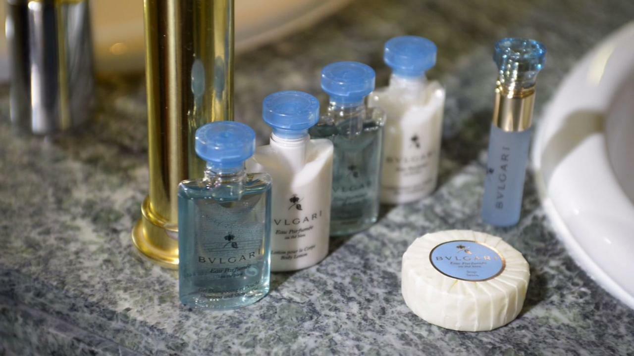 Hotel Miguel Angel マドリード エクステリア 写真 A selection of toiletries