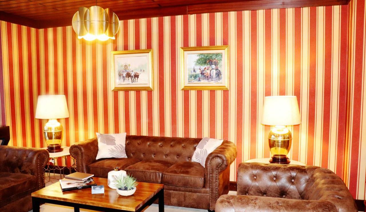 Hotel Miguel Angel マドリード エクステリア 写真 A room at the hotel