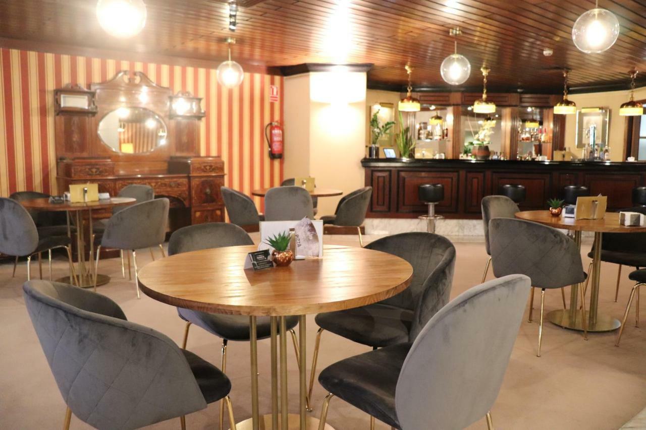 Hotel Miguel Angel マドリード エクステリア 写真 The lounge at the airport